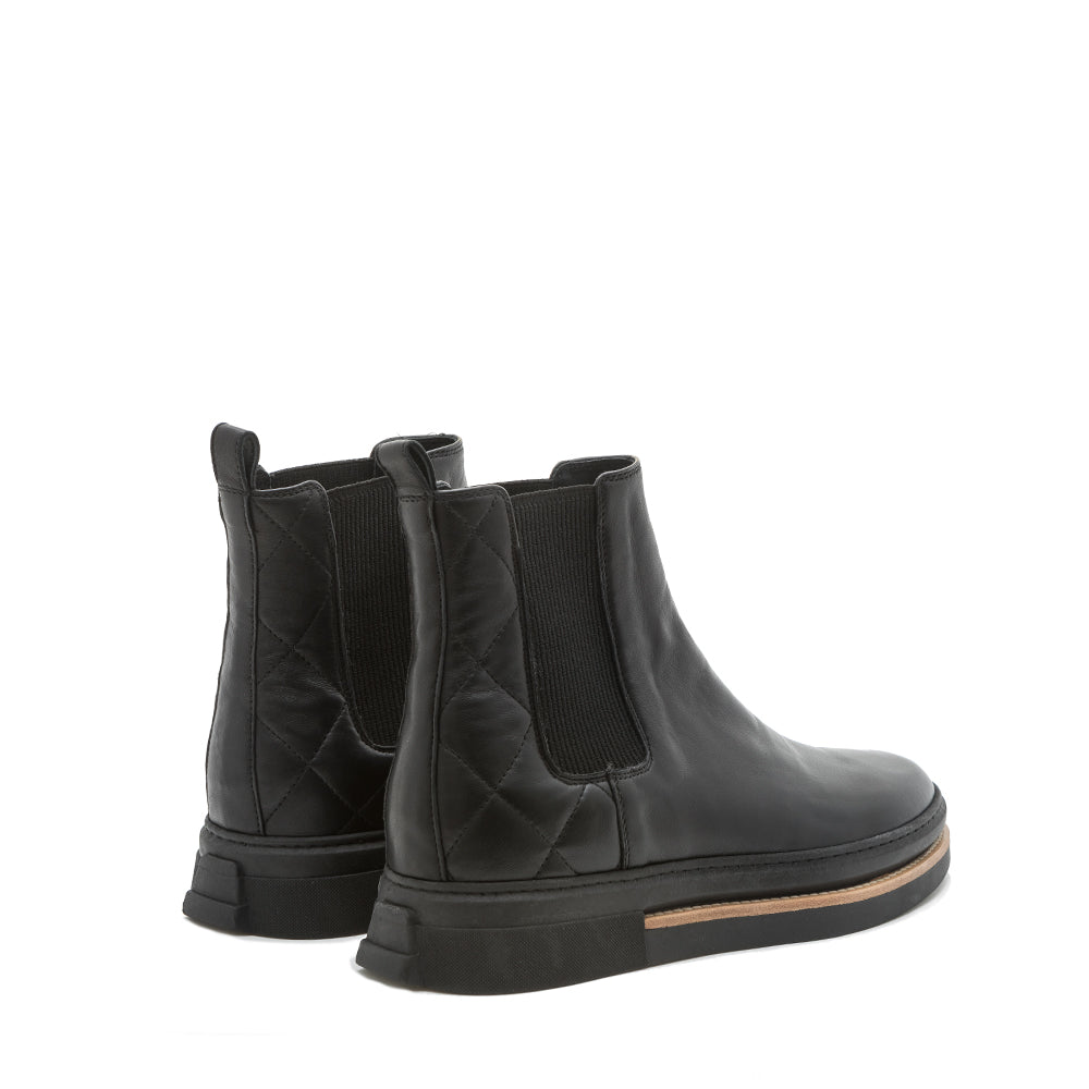 BLACK CHELSEA BOOTS